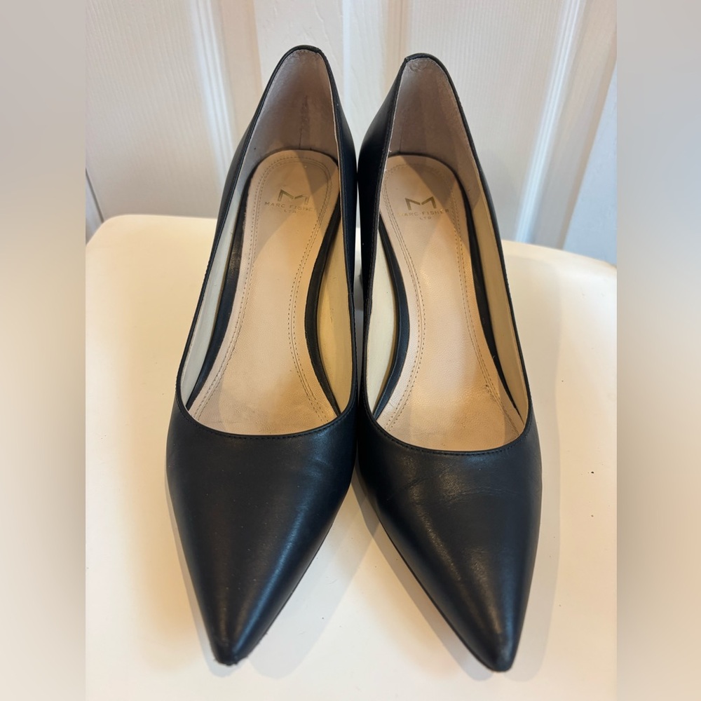 Marc Fisher Black Pointed-Toe Leather Pumps